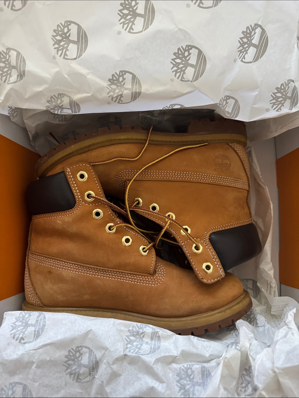 Timberland classic 6 inch waterproof boots women 7 or men youth 5.5